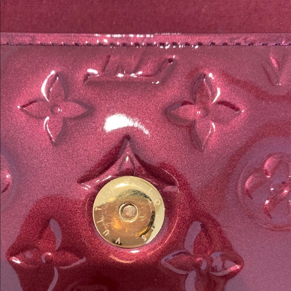 Louis Vuitton Amarante Monogram Vernis RossmoreBag - Picture 4 of 8